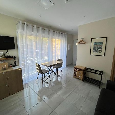 Appartement Au Calme Dans Un Espace Arbore Tourrettes-sur-Loup Exteriör bild