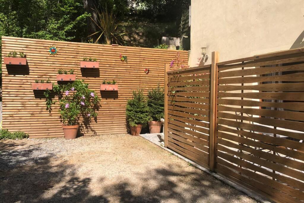 Appartement Au Calme Dans Un Espace Arbore Tourrettes-sur-Loup Exteriör bild