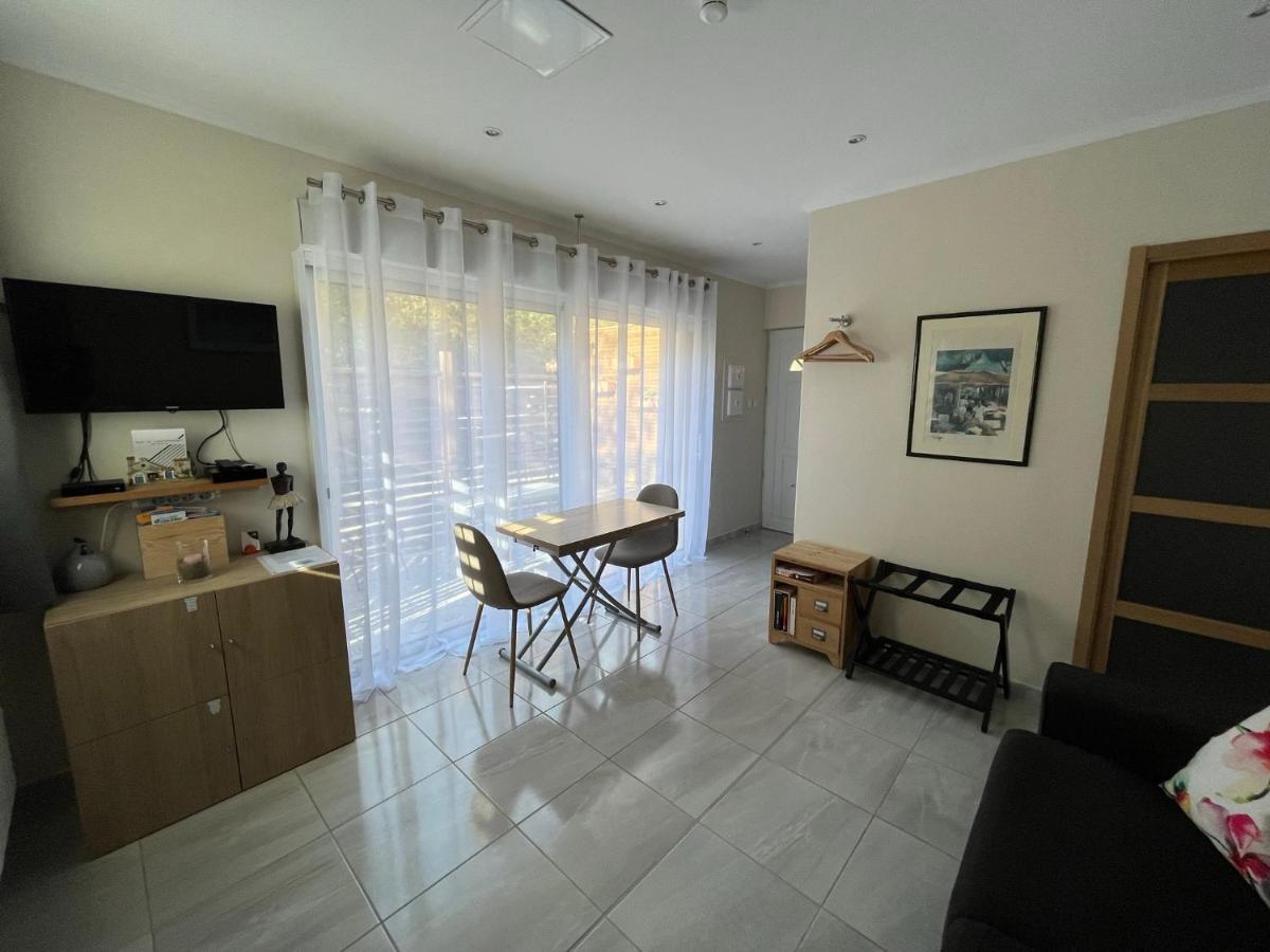 Appartement Au Calme Dans Un Espace Arbore Tourrettes-sur-Loup Exteriör bild